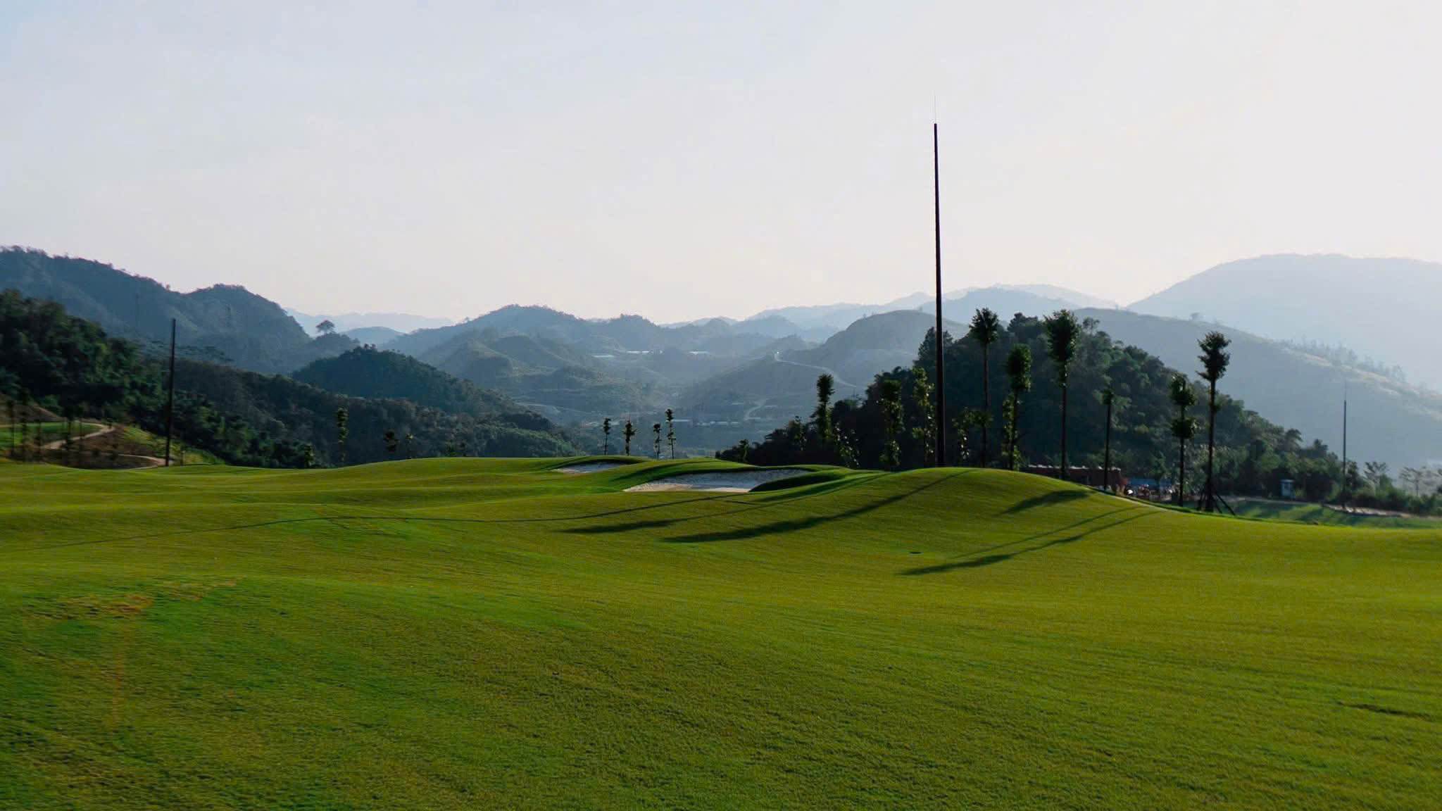 MONTAÑA COURSE HOA BINH